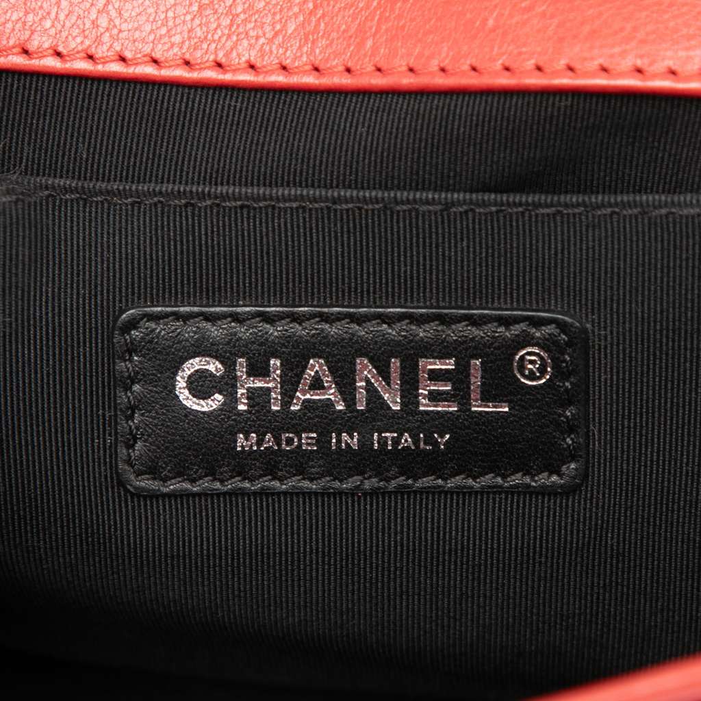 Chanel Old Medium Quilted Lambskin Boy Flap Red Leather Good condition - Box View