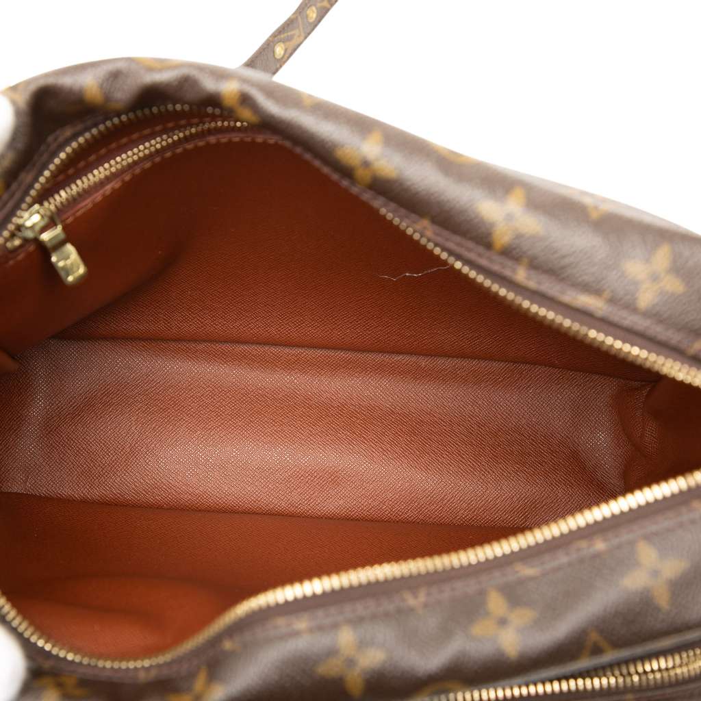 Louis Vuitton Monogram Nil Crossbody Brown Good condition - Model View