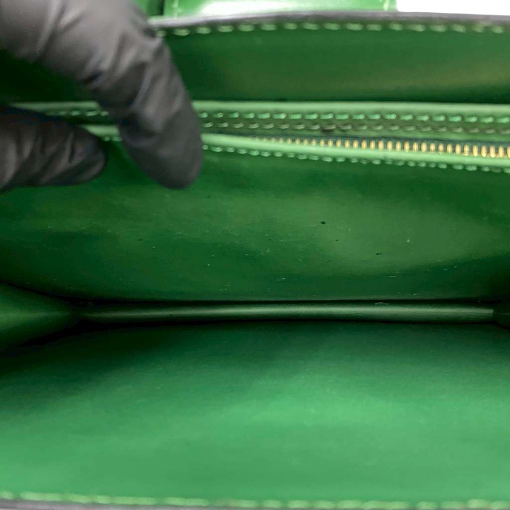 Louis Vuitton Epi Capucines Green Leather Good condition - Box View