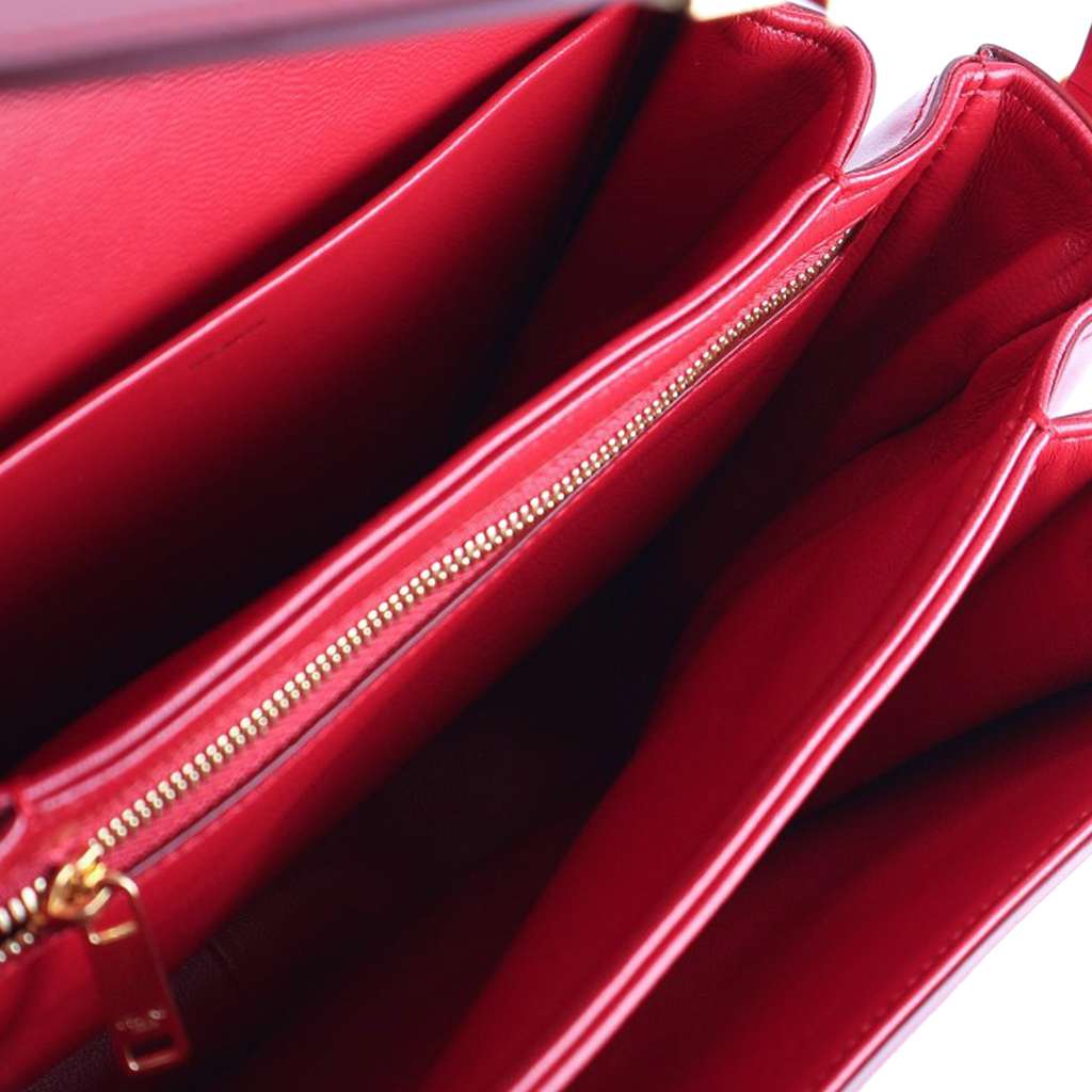 Celine Classique Shiny Calfskin Triomphe Crossbody Red Leather Good condition - Model View