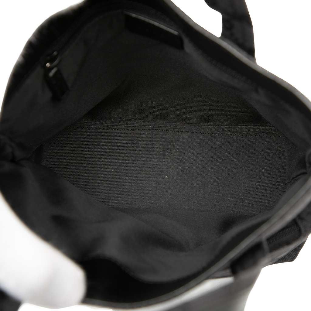 Gucci GG Canvas Handbag Black Canvas Good condition - Model View