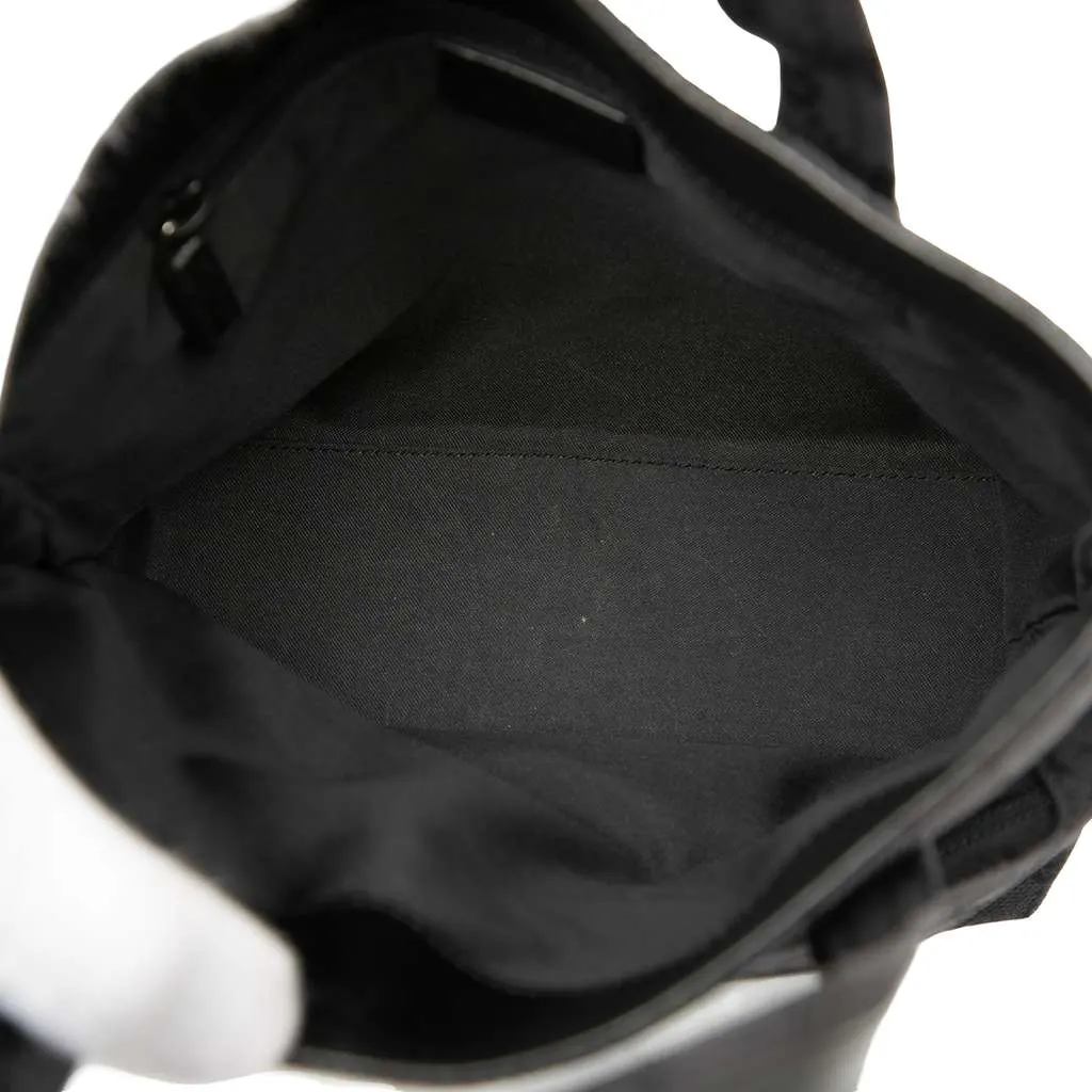 Gucci GG Canvas Handbag Black Canvas Very good - Model View