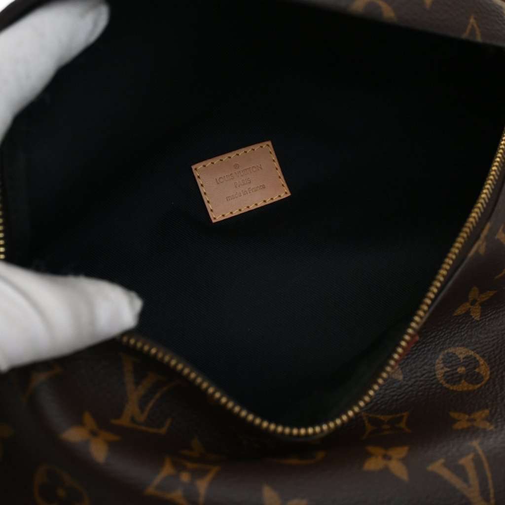 Louis Vuitton Monogram Bumbag Brown Good condition - Box View