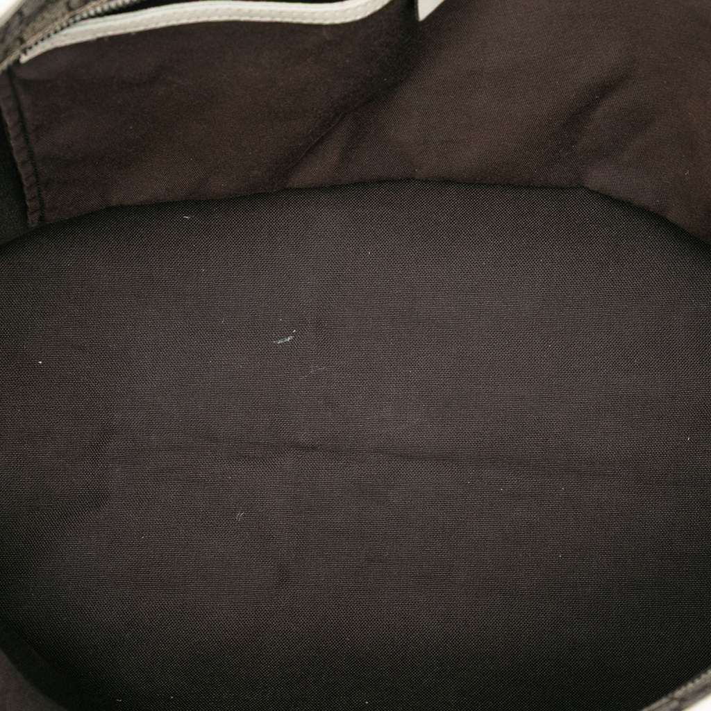 Gucci GG Supreme Tote Beige Good condition - Model View