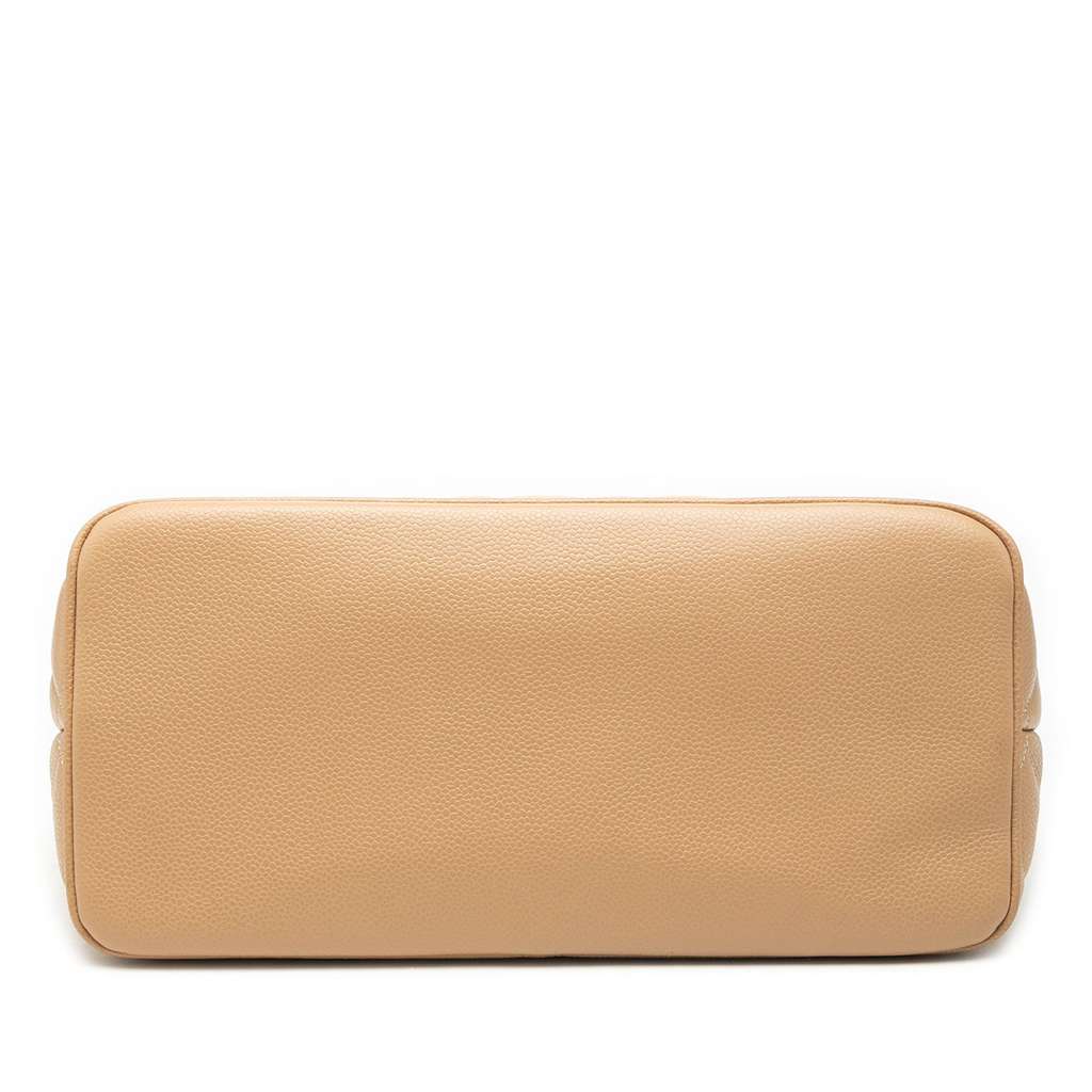 Chanel Caviar Medallion Tote Brown Leather Good condition - Inside View