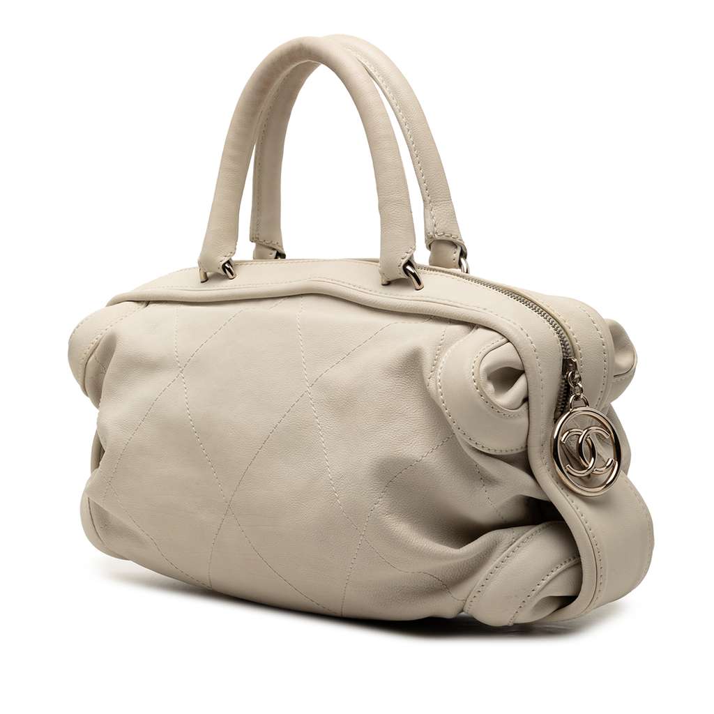 Chanel CC Calfskin Wild Stitch Bowling Bag White Leather Good condition - Back View