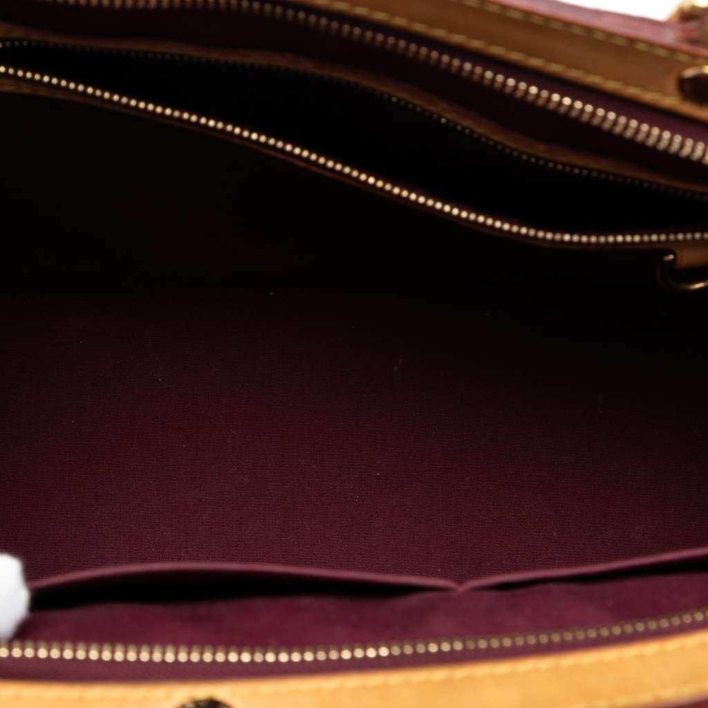 Louis Vuitton Monogram Vernis Brea MM Red Leather Good condition - Model View