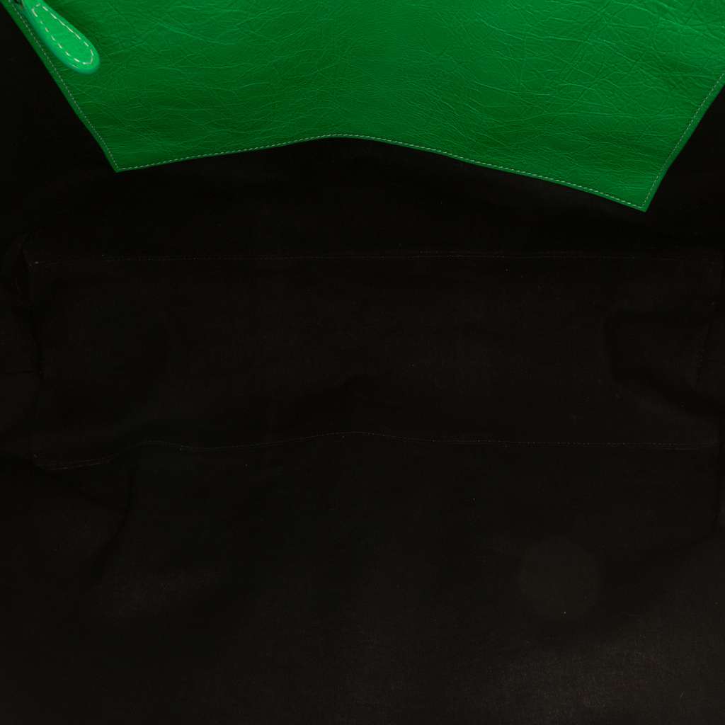 Balenciaga Lambskin Chatelet Carry All Tote XL Green Leather Good condition - Model View