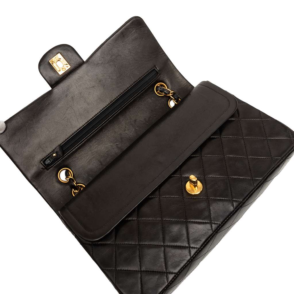 Chanel Medium Classic Lambskin Double Flap Black Leather Good condition - Model View