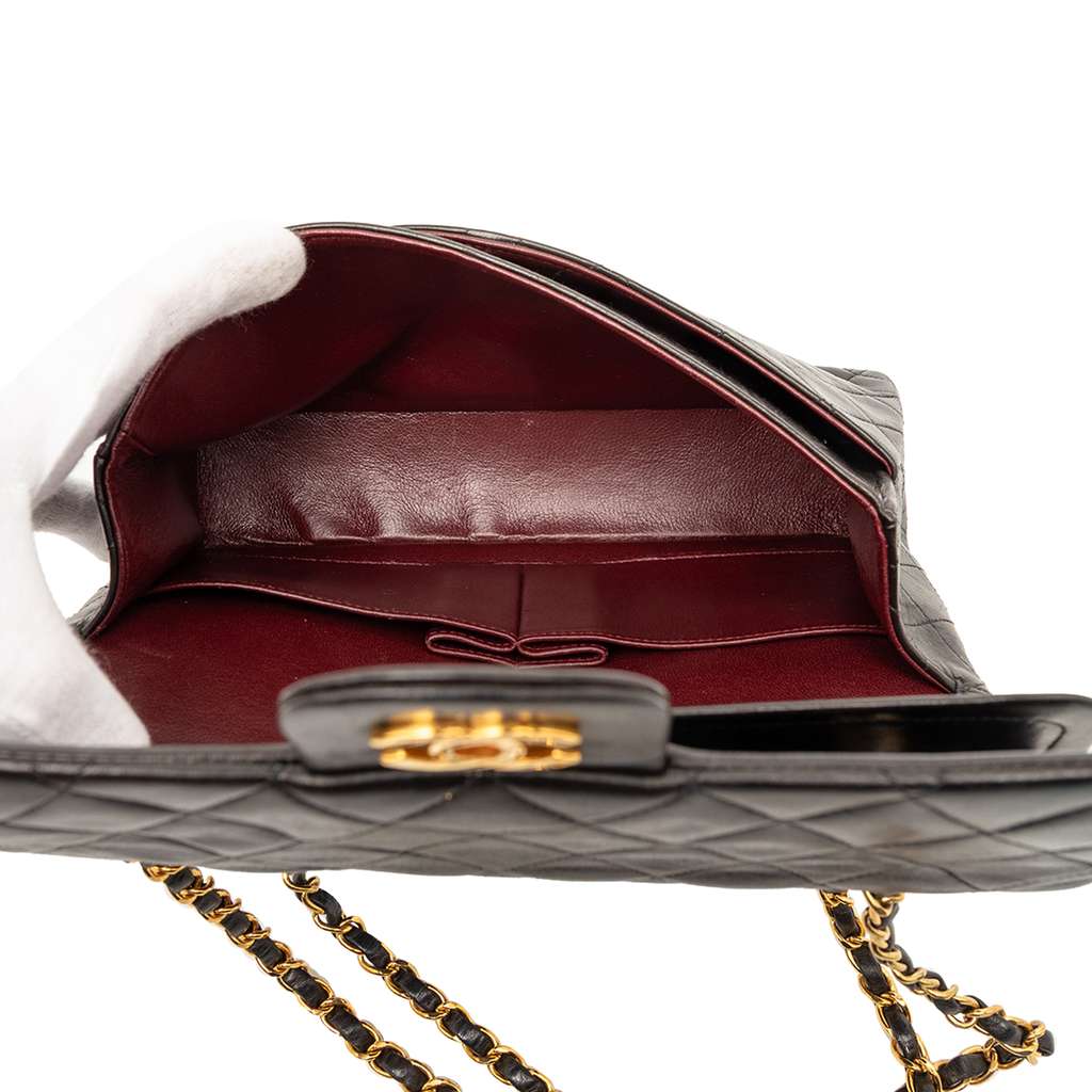 Chanel Medium Classic Lambskin Double Flap Black Leather Good condition - Box View