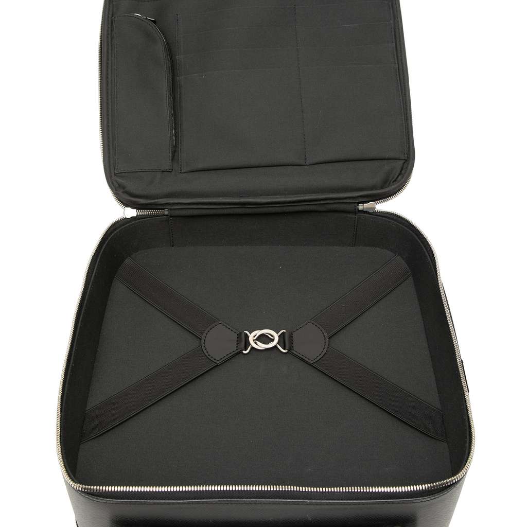 Louis Vuitton Taiga Tula Black Leather Good condition - Model View