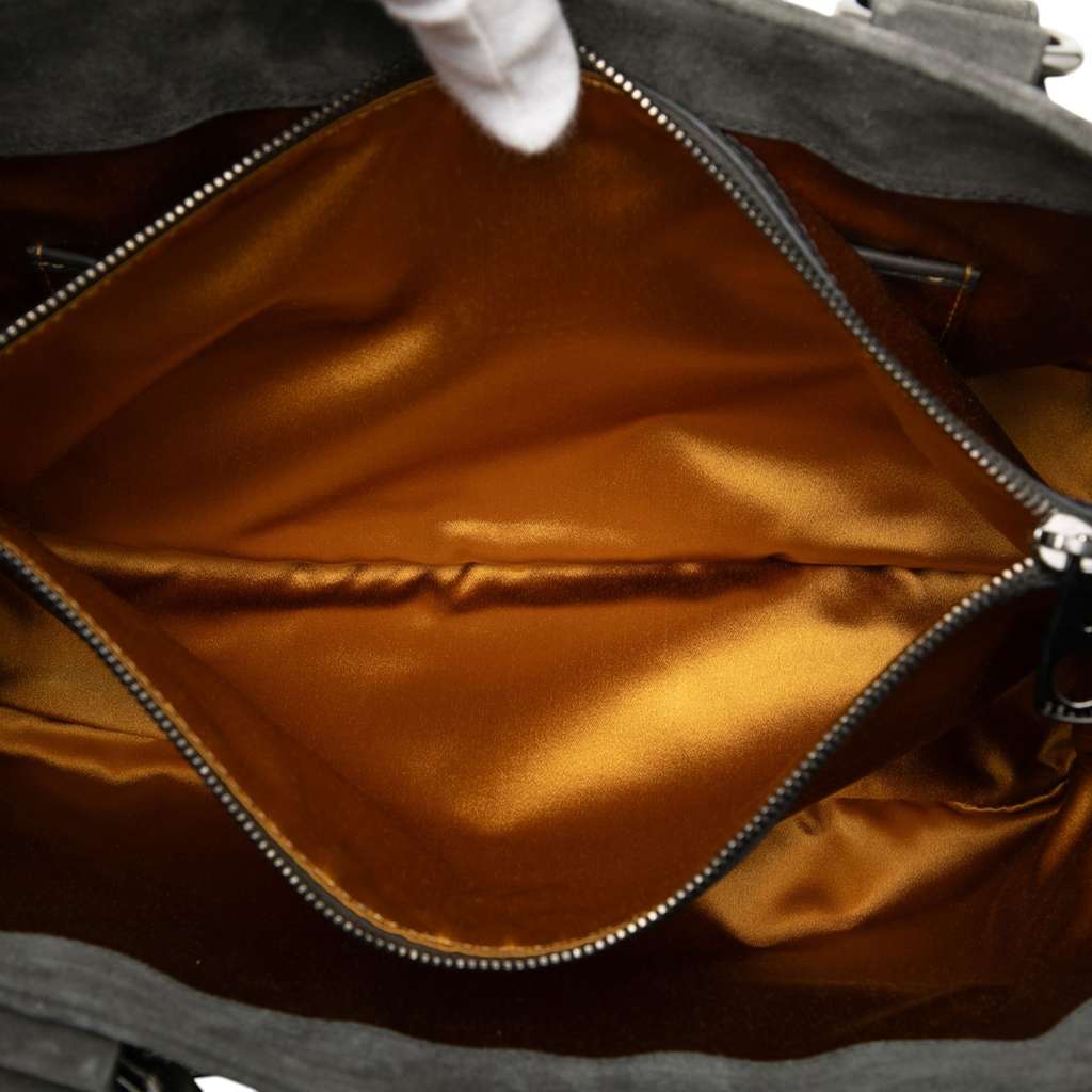 Celine Suede Boogie Fringe Handbag Grey Leather Good condition - Model View