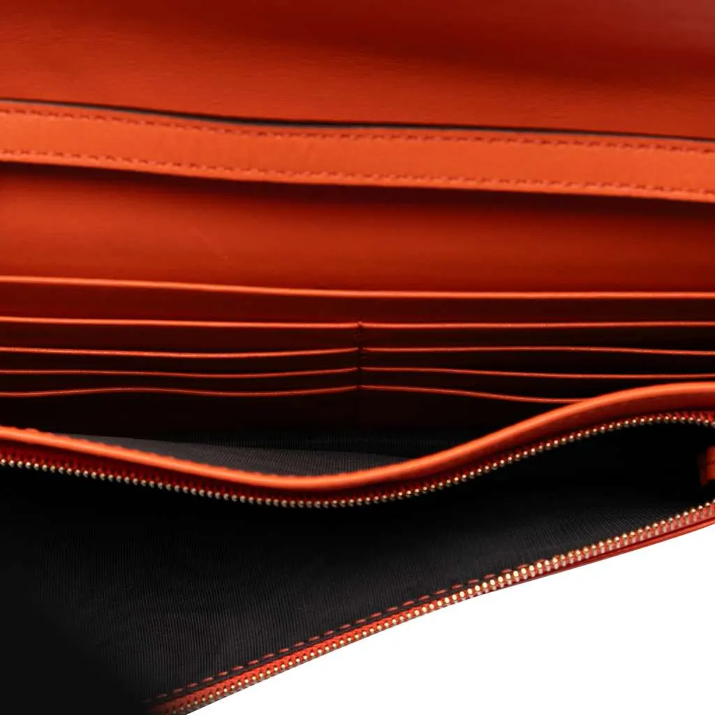 Gucci Microguccissima Wallet on Strap Orange Leather Very good - Model View