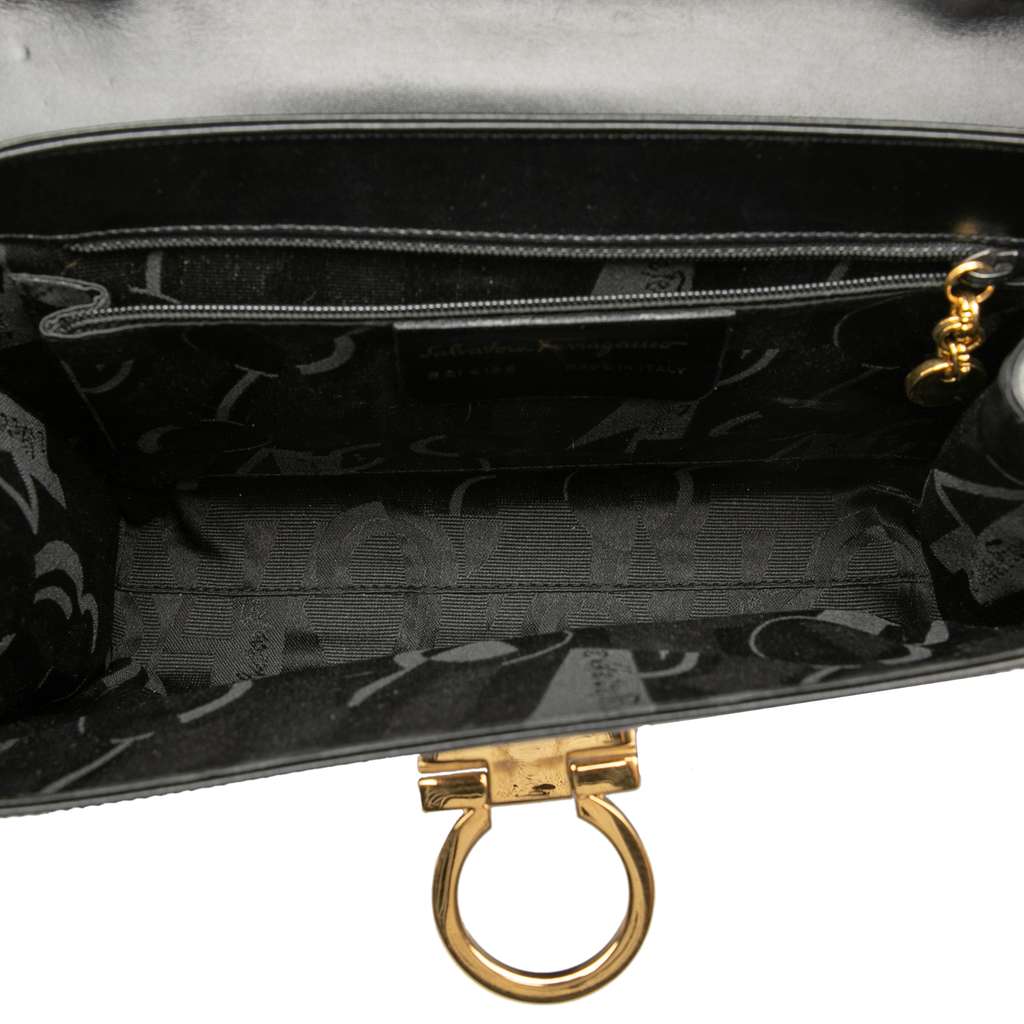 Salvatore Ferragamo Leather Gancini Chain Crossbody Black Leather Good condition - Model View