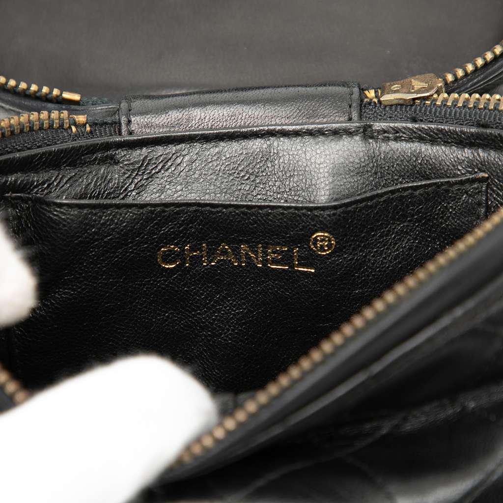 Chanel Quilted Lambskin Tassel Vanity Case with Chain Black Leather Good condition - Box View