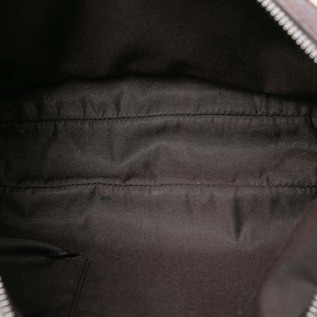 Gucci GG Canvas Crossbody Beige Good condition - Model View