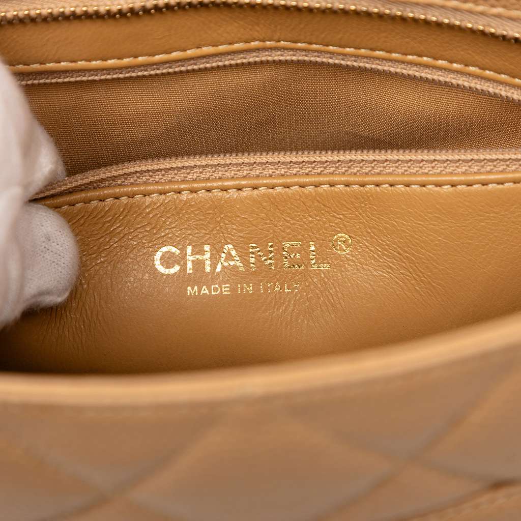 Chanel Caviar Medallion Tote Brown Leather Good condition - Box View