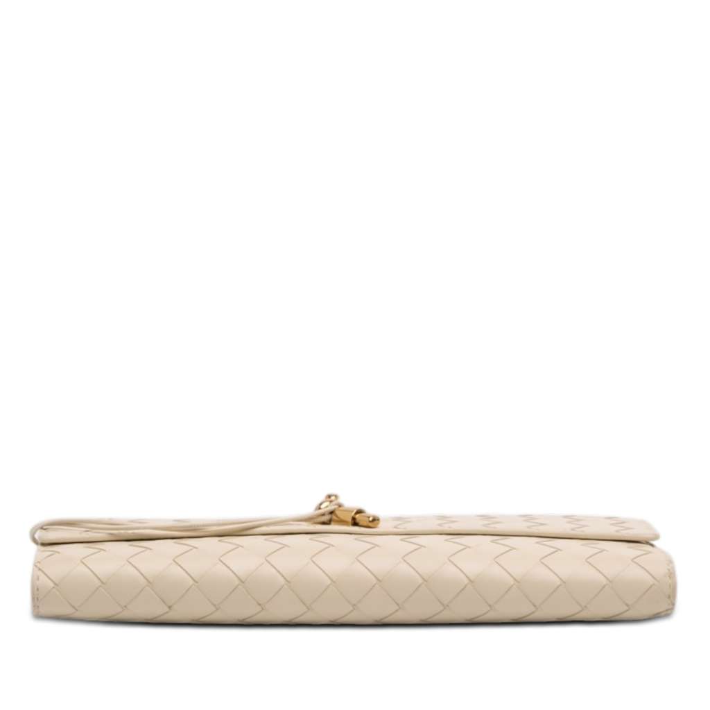 Bottega Veneta Lambskin Intrecciato Andiamo Clutch White Leather Good condition - Inside View