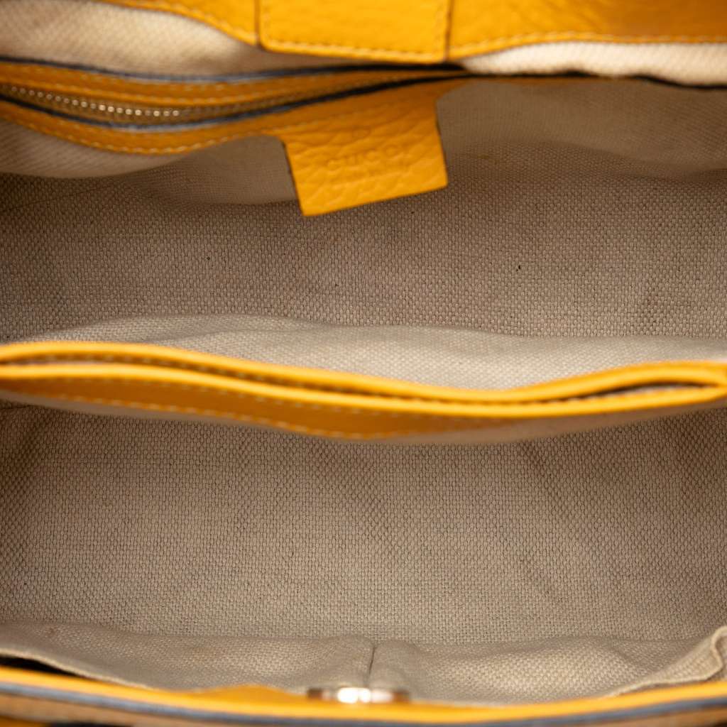 Gucci Small GG Canvas Diana Bamboo Top Handle Tote Beige Good condition - Model View