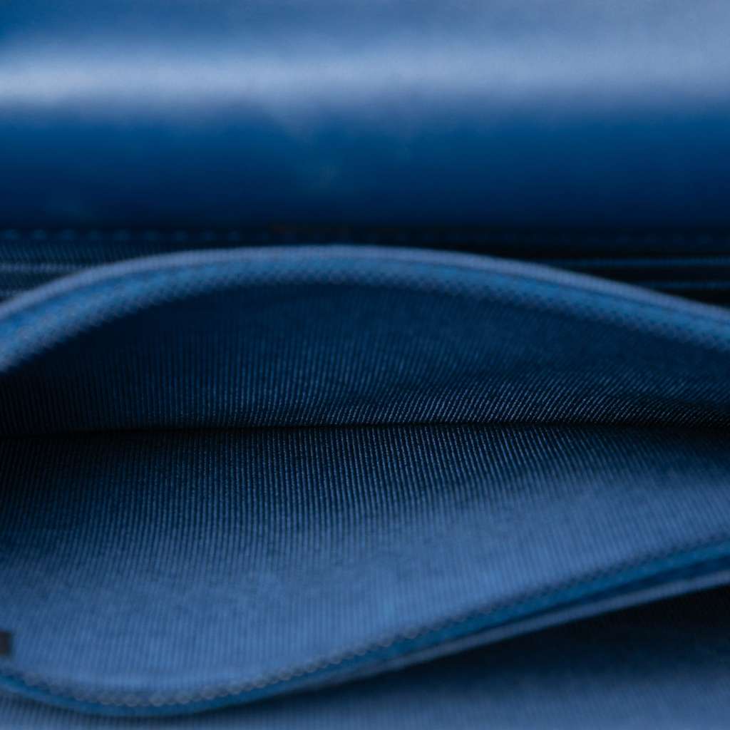 Chanel CC Square Quilted Lambskin Wallet on Chain Blue Leather Very good condition - Model View