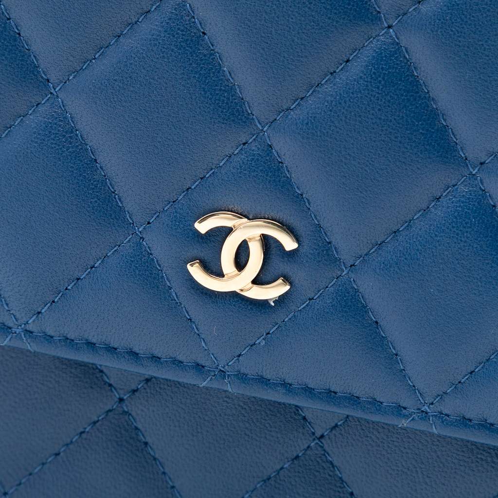 Chanel CC Square Quilted Lambskin Wallet on Chain Blue Leather Very good condition - Box View