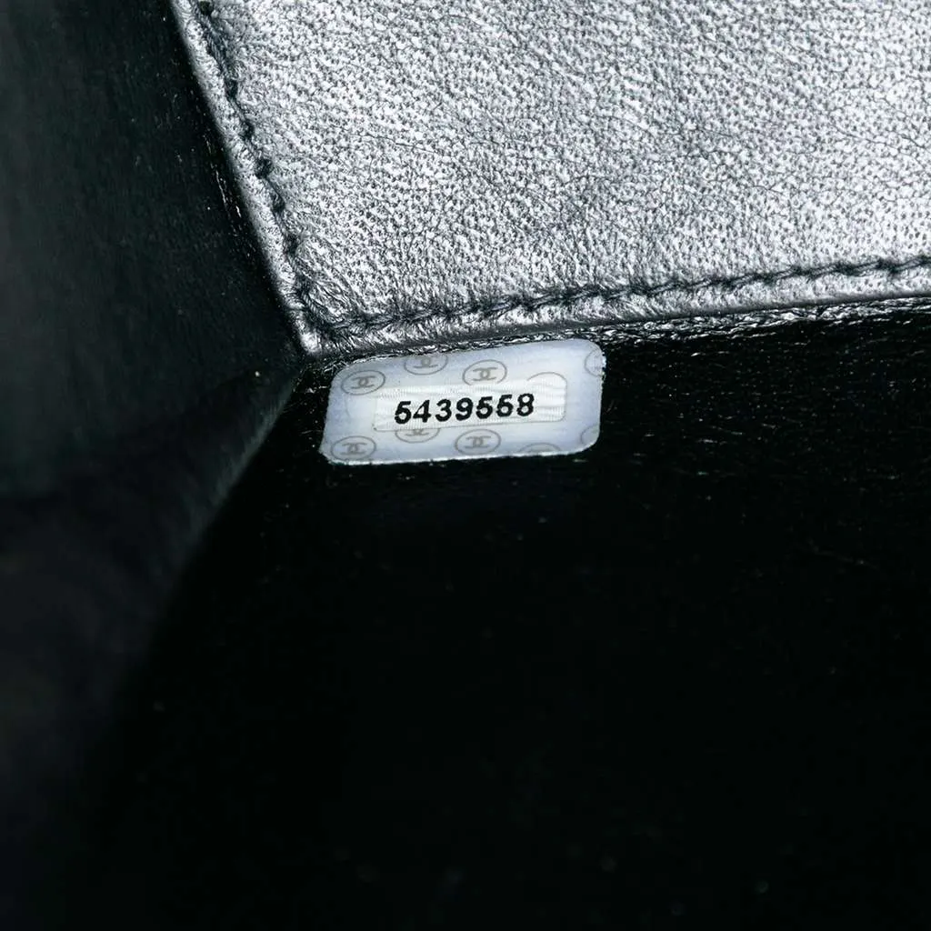 Chanel Grained Calfskin Flap Crossbody Black Leather Very good - Box View