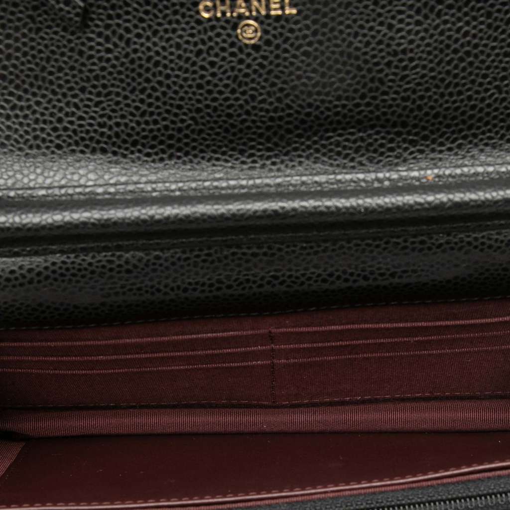 Chanel CC Quilted Caviar Wallet on Chain Black Leather Good condition - Model View