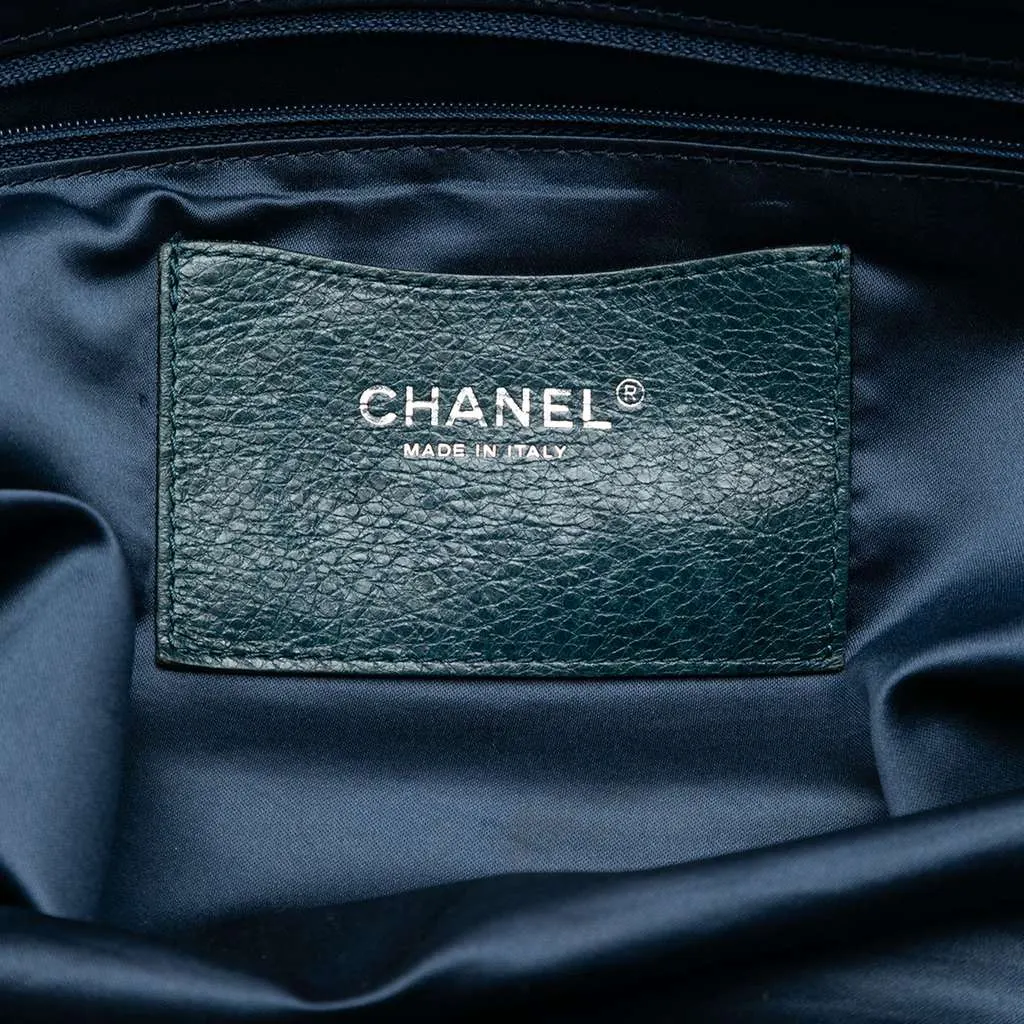 Chanel Large Glazed Calfskin On The Road Tote Green Leather Very good - Box View