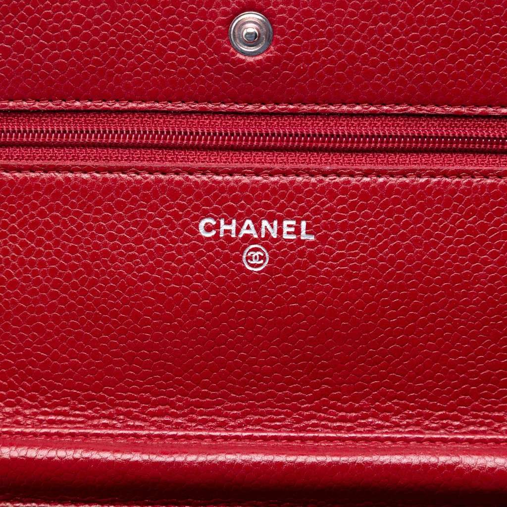 Chanel CC Quilted Caviar Wallet on Chain Red Leather Good condition - Box View