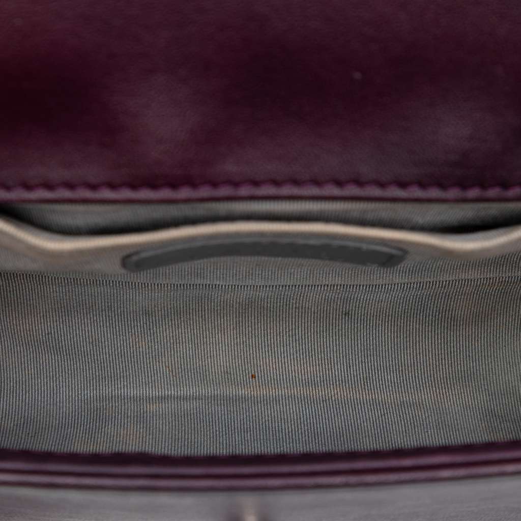 Chanel Small Quilted Velvet Boy Flap Purple Velvet Good condition - Model View