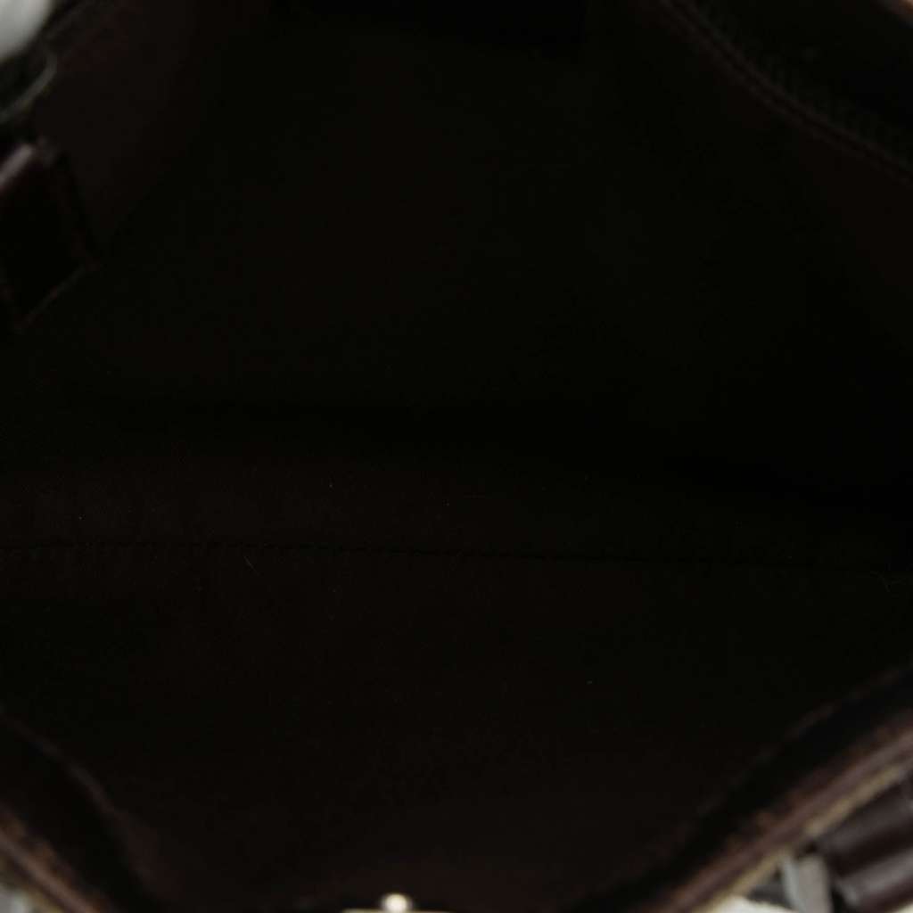 Gucci GG Supreme Handbag Beige Canvas Good condition - Model View