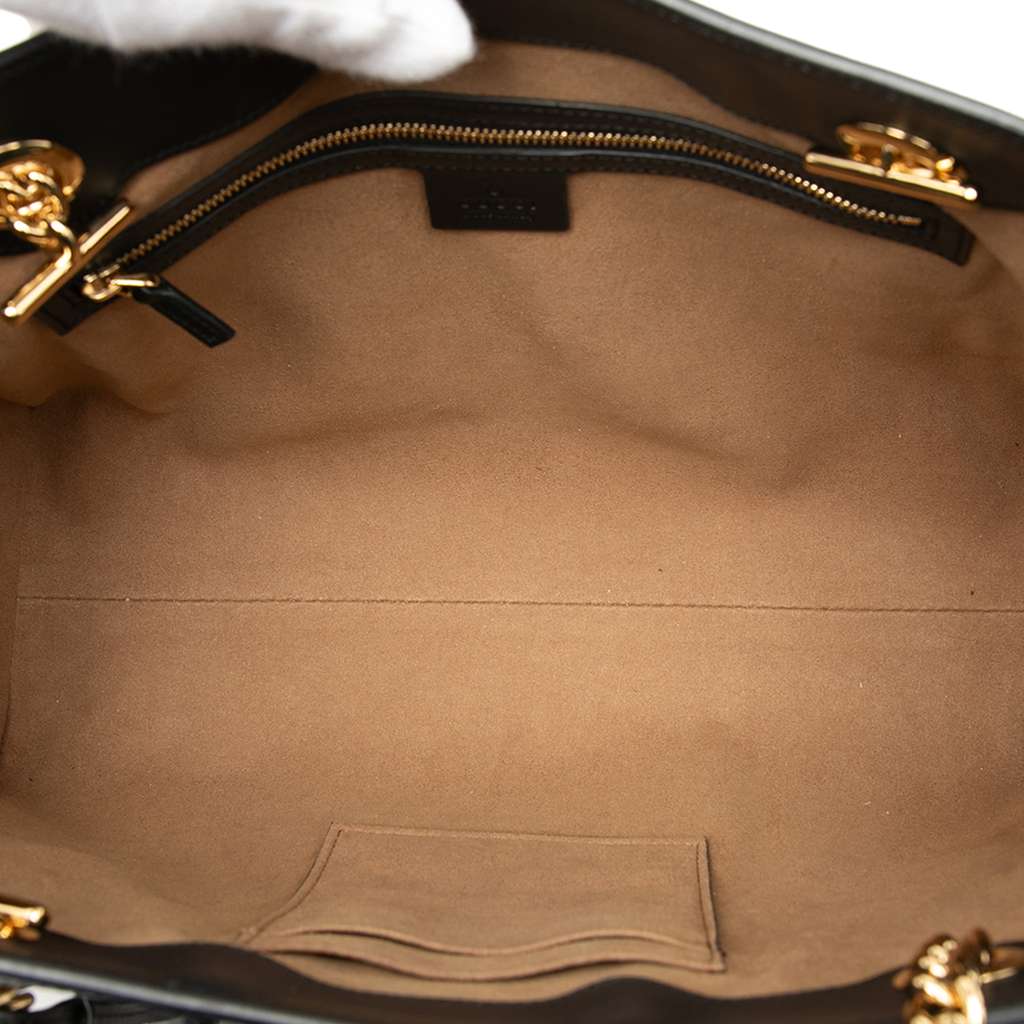 Gucci Medium GG Supreme Padlock Tote Beige Canvas Good condition - Model View