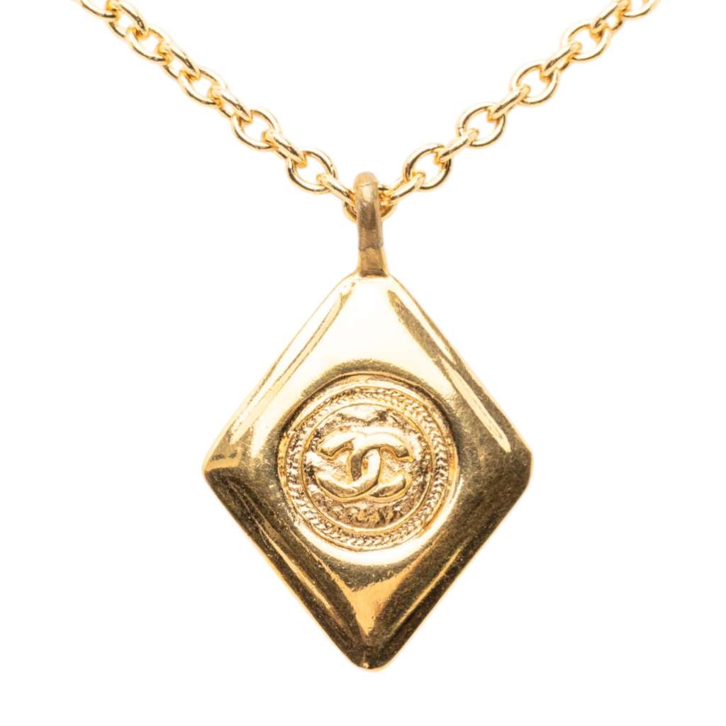 Chanel CC Gold Plated Diamond Shape Pendant Necklace Gold Metal Good condition - Back View