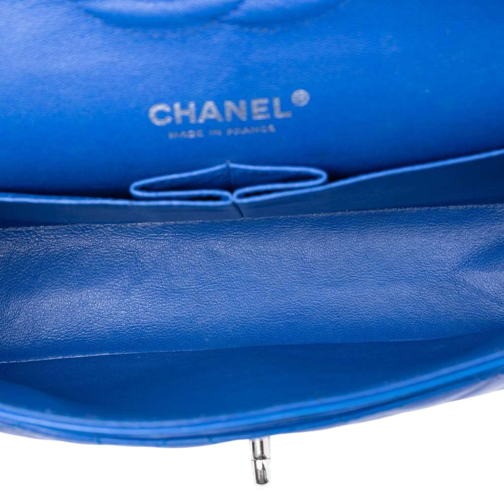 Chanel Medium Classic Lambskin Double Flap Blue Leather Good condition - Model View