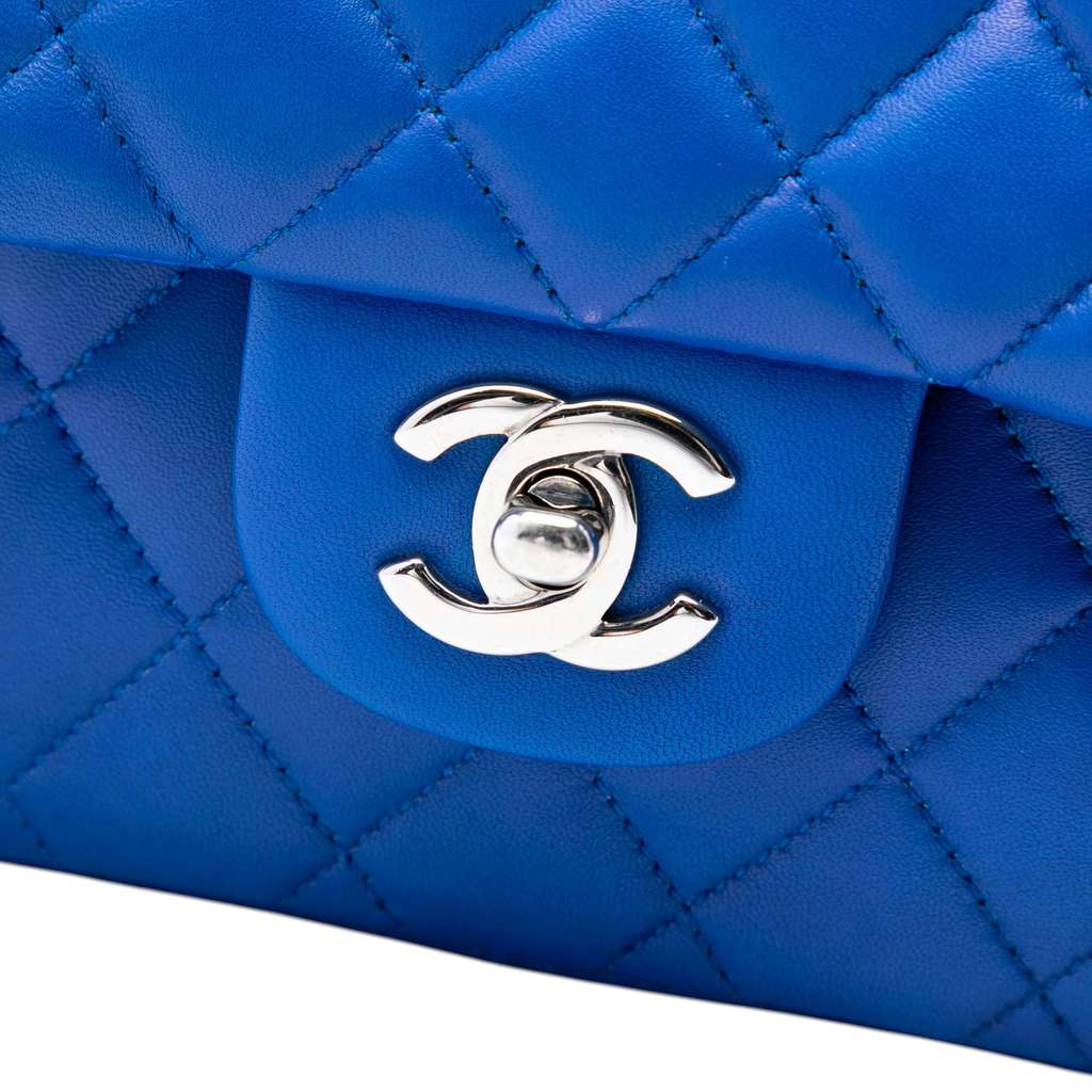 Chanel Medium Classic Lambskin Double Flap Blue Leather Good condition - Box View