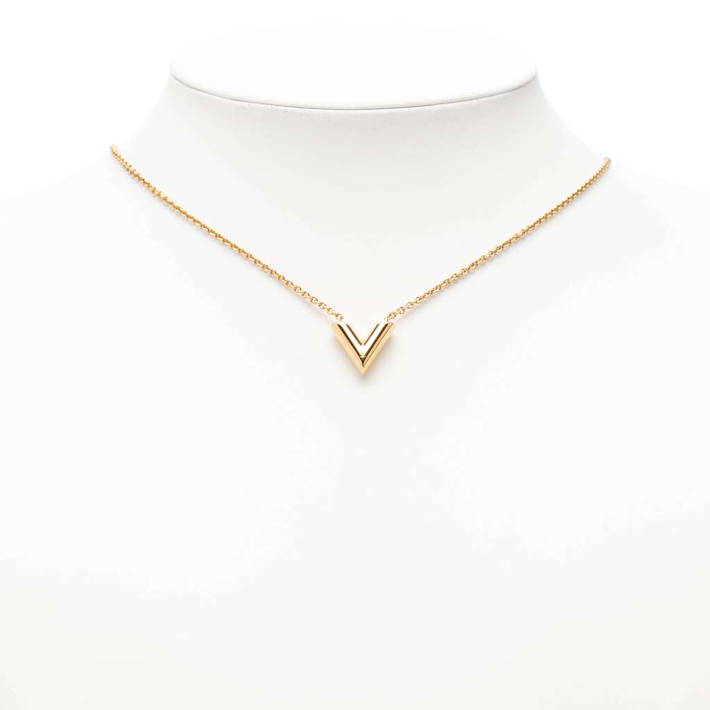 Louis Vuitton Gold Plated Essential V Necklace Gold Metal Good condition - Box View