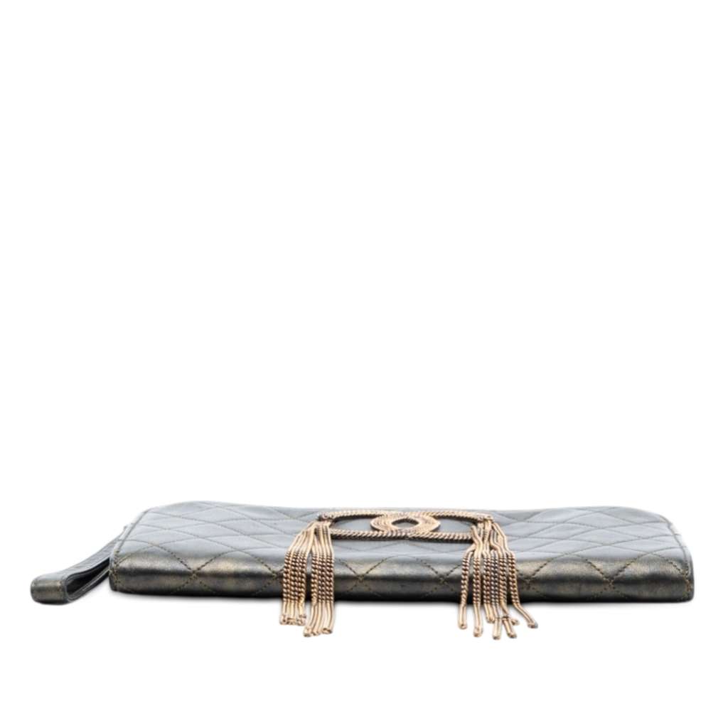 Chanel Metallic Lambskin CC Chain Fringe Clutch Black Leather Good condition - Inside View