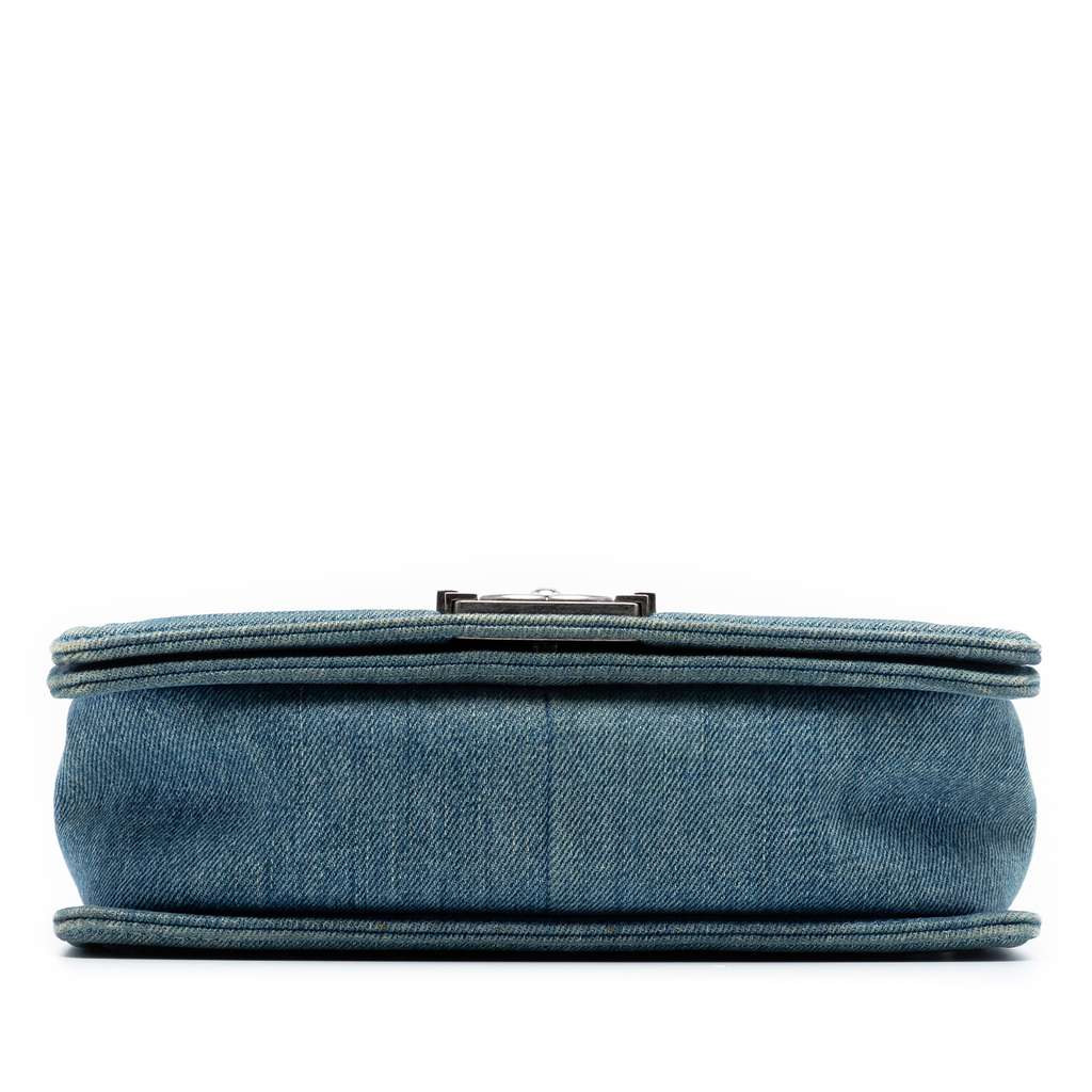 Chanel Old Medium Quilted Denim Boy Flap Blue Denim Good condition - Inside View