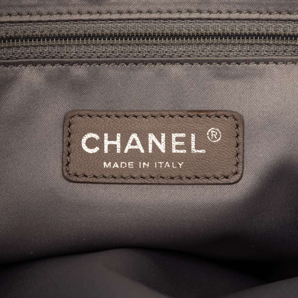 Chanel Caviar Grand Shopping Tote XL Black Leather Good condition - Box View