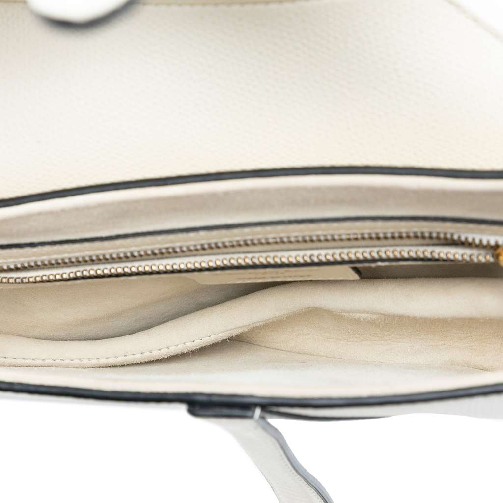 Dior Grained Calfskin Saddle Bag White Leather Good condition - Model View