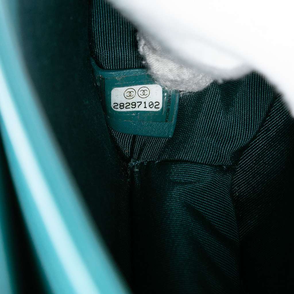 Chanel Mini Quilted Calfskin and Caviar Chain Handle Flap Blue Leather Good condition - Box View