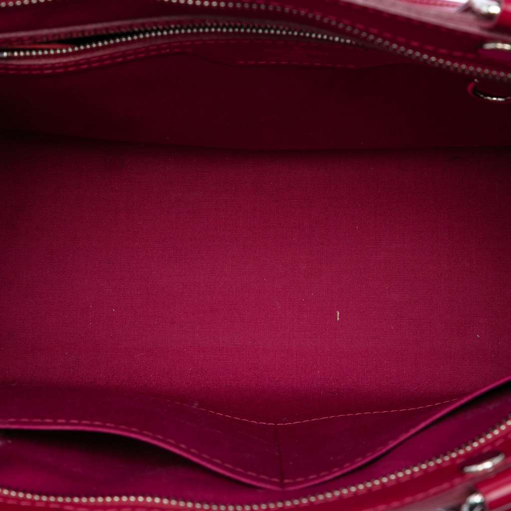 Louis Vuitton Epi Brea MM Pink Leather Good condition - Model View