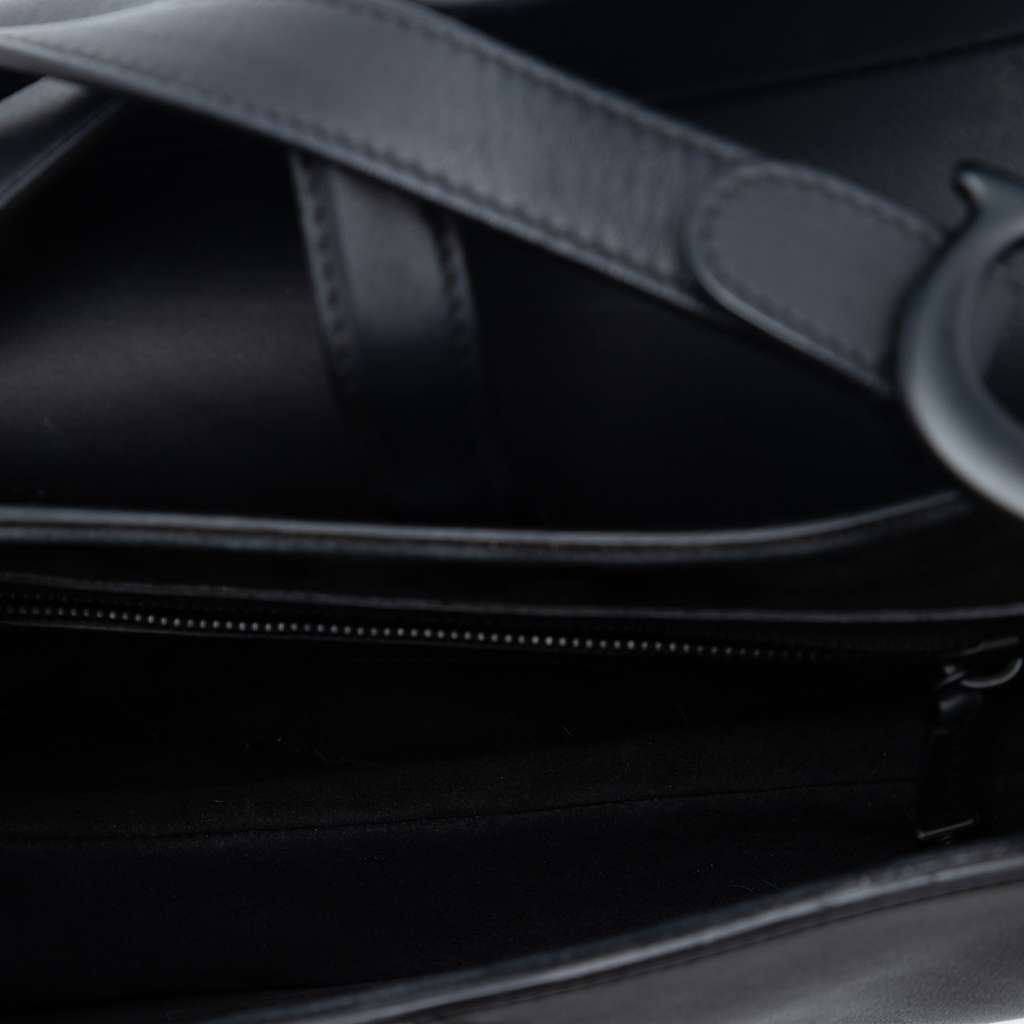 Dior Ultra Matte Calfskin Saddle Bag Black Leather Good condition - Model View