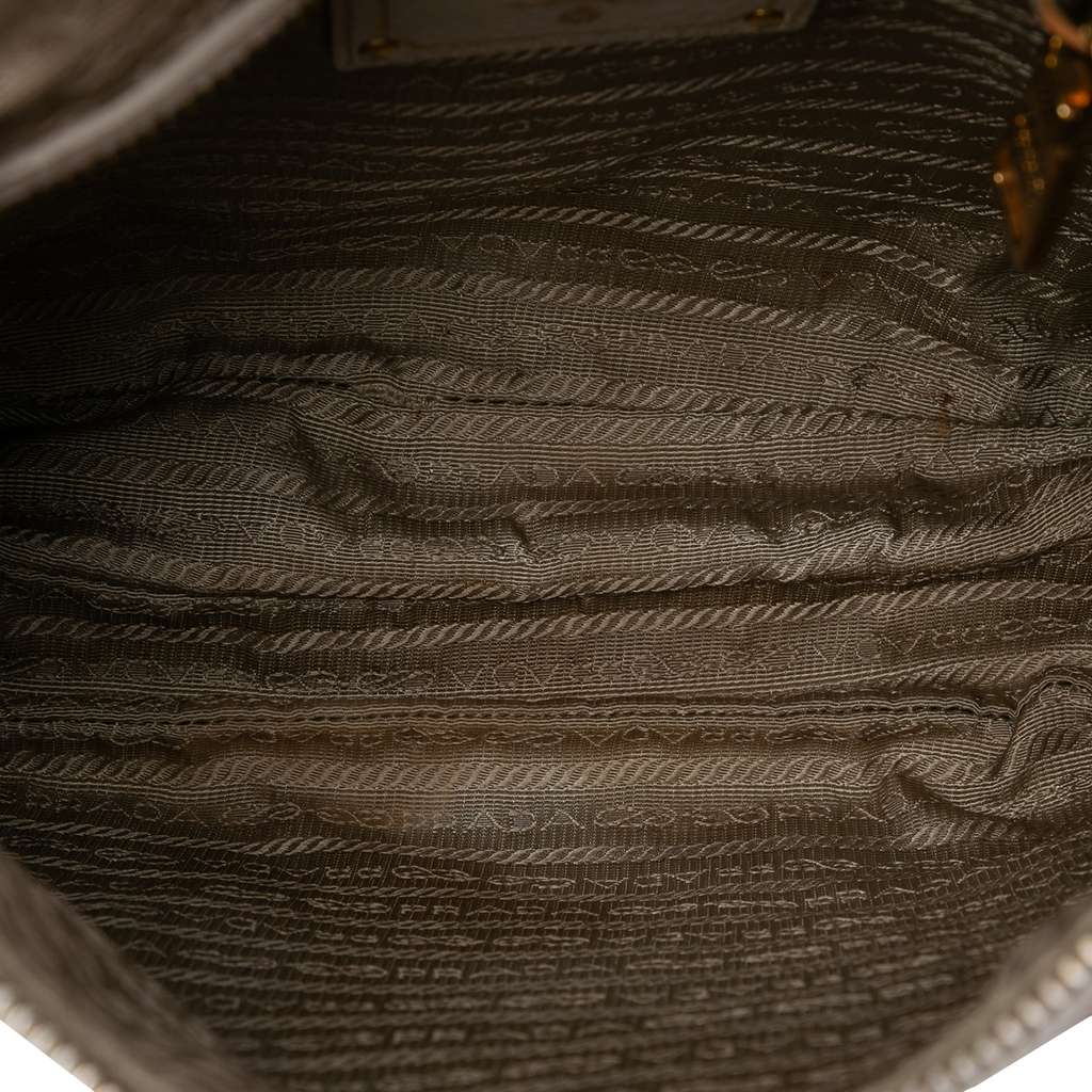 Prada Canvas Canapa Logo Crossbody Brown Canvas Good condition - Model View