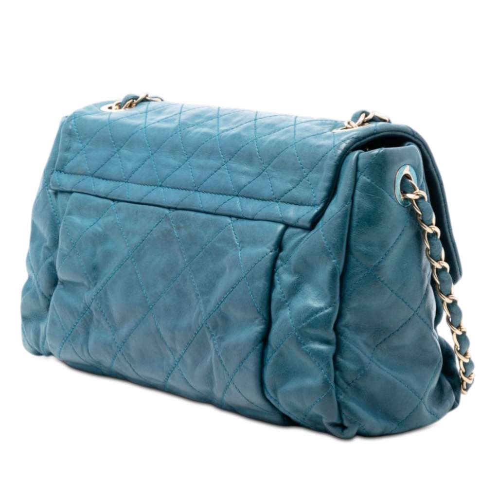 Chanel Large Quilted Iridescent Calfskin Chic Quilt Flap Blue Leather Good condition - Back View