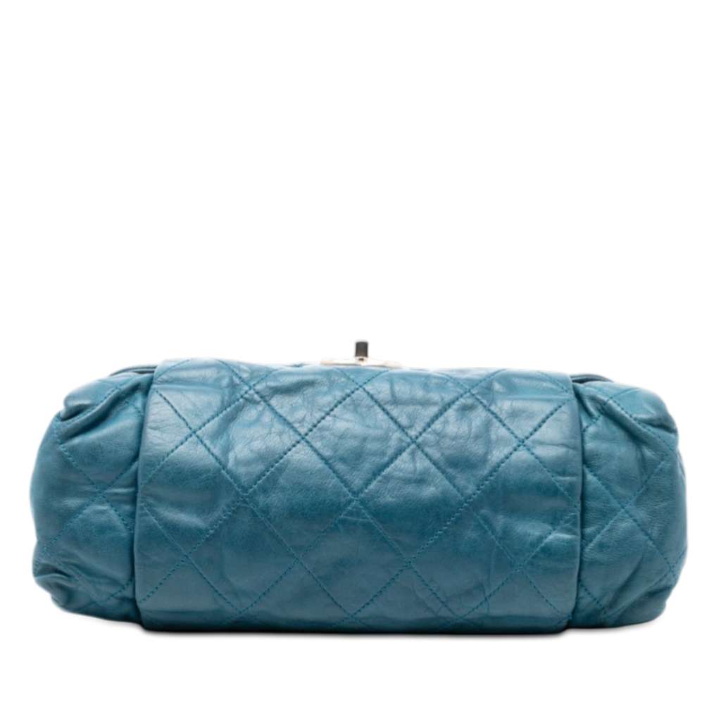 Chanel Large Quilted Iridescent Calfskin Chic Quilt Flap Blue Leather Good condition - Inside View