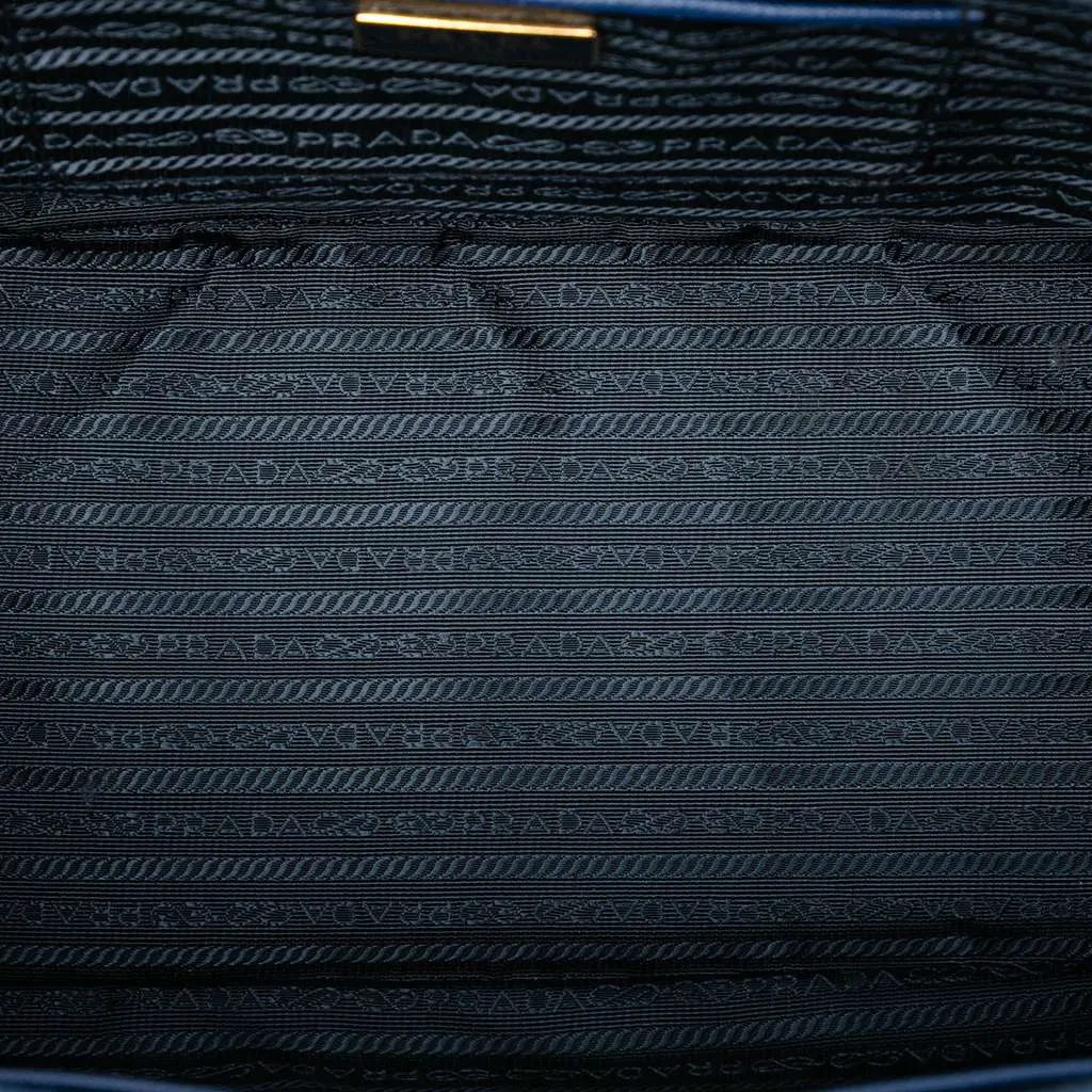 Prada Large Saffiano Lux Galleria Double Zip Tote Blue Leather Very good - Model View