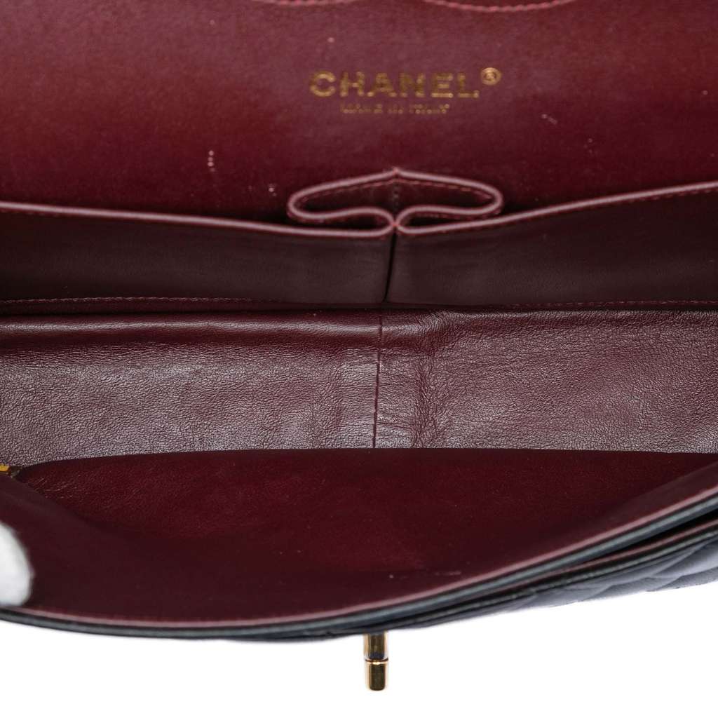 Chanel Jumbo Classic Lambskin Double Flap Black Leather Good condition - Model View