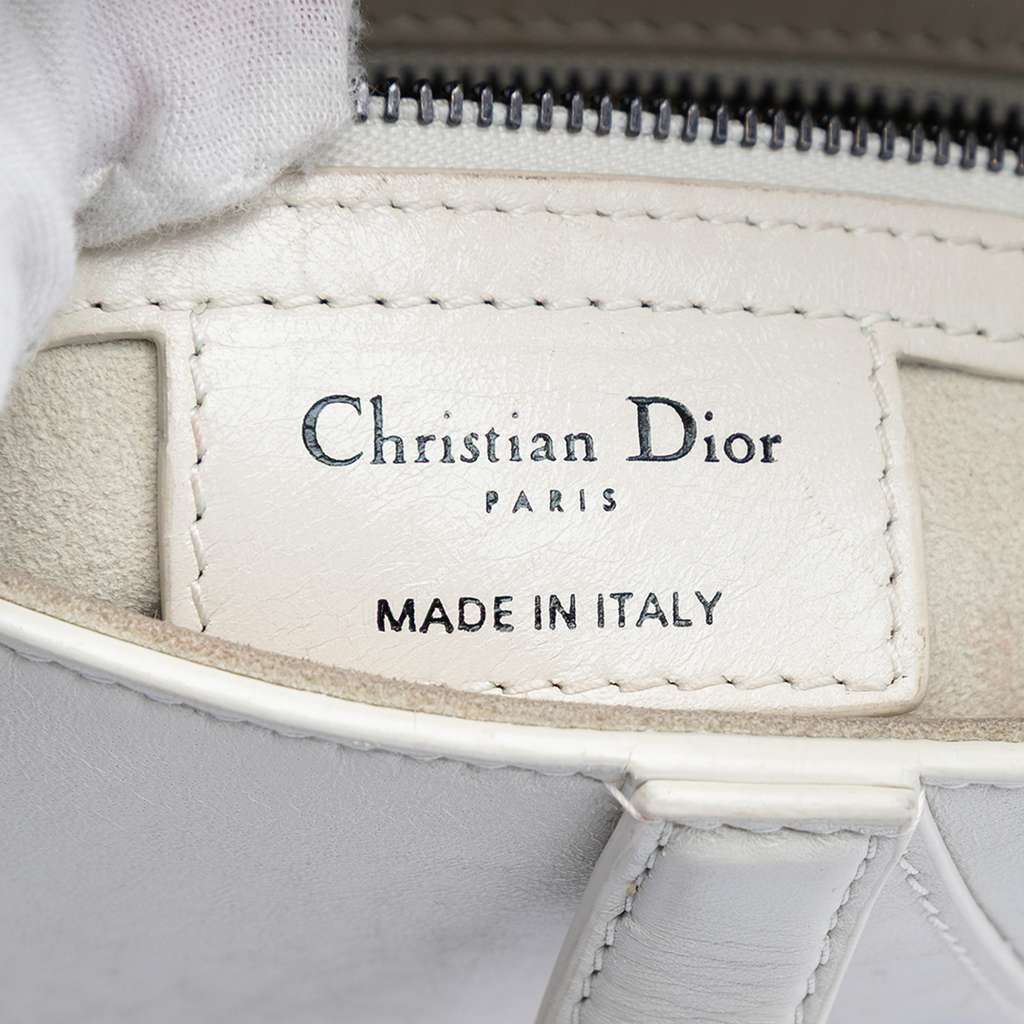 Dior Studded Leather Saddle Bag White Leather Good condition - Box View