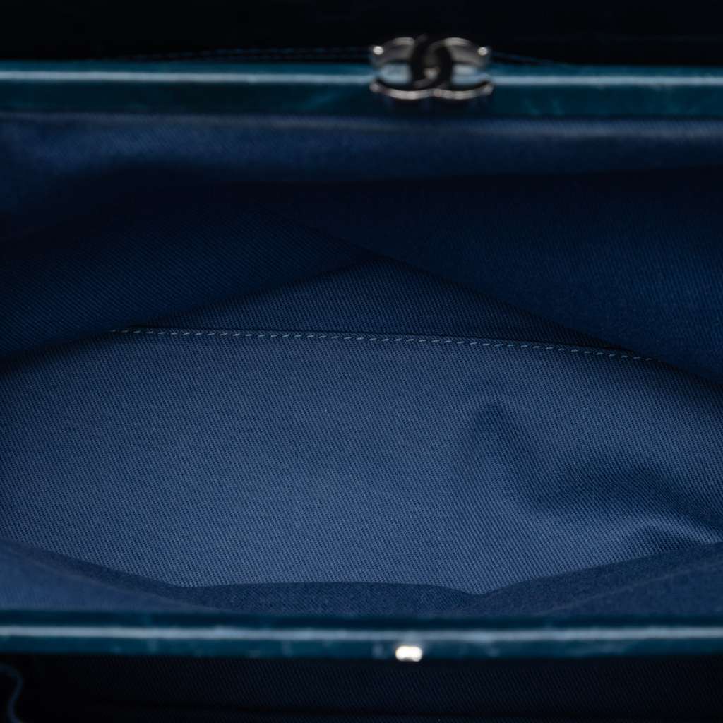 Chanel Large Quilted Crackled Patent Just Mademoiselle Bowling Bag Blue Leather Good condition - Model View